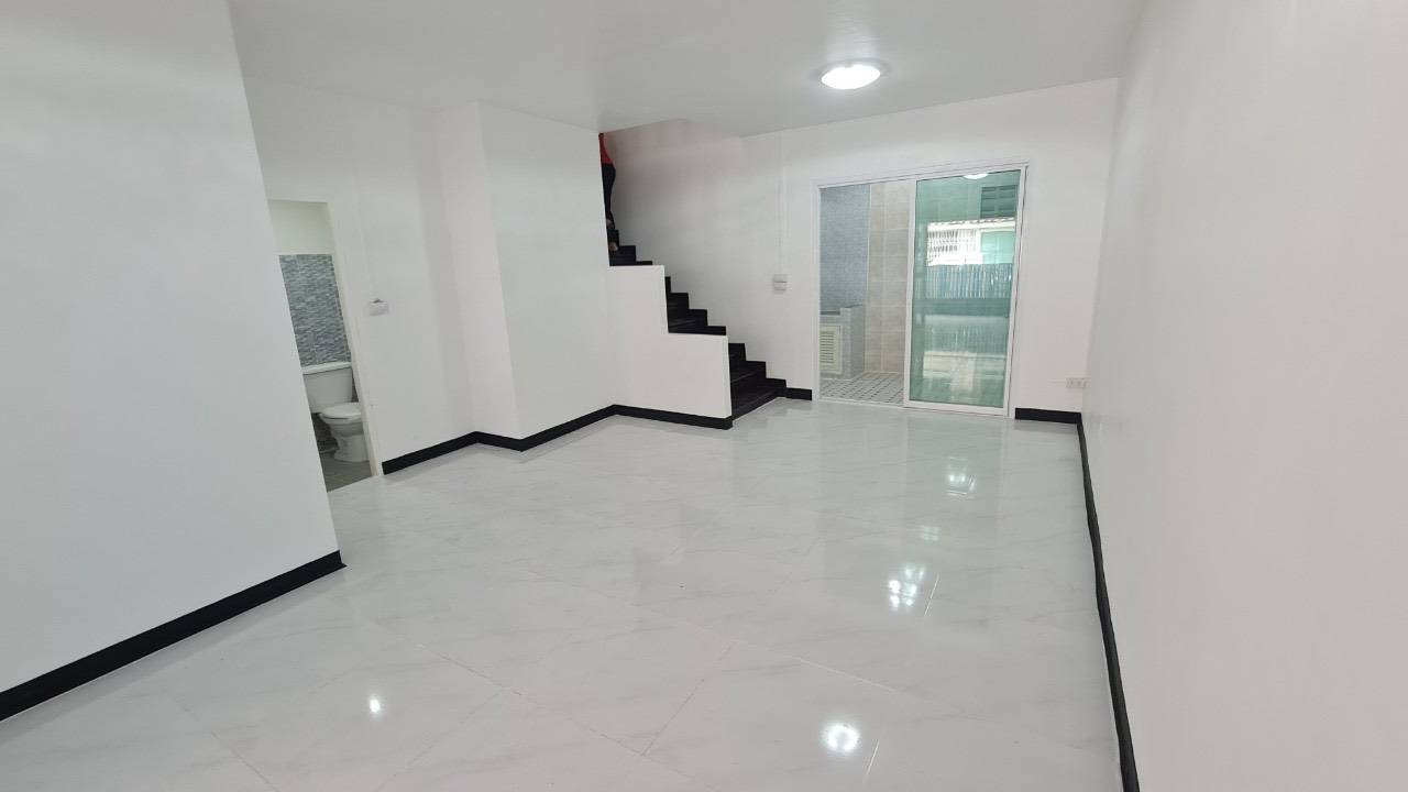 ขายหมู่บ้านพฤกษา 11 คลองหลวงเรียบคลอง3ปทุมธานี มีเงินเดือน 14,000 ผ่อนเดือนละ6,000