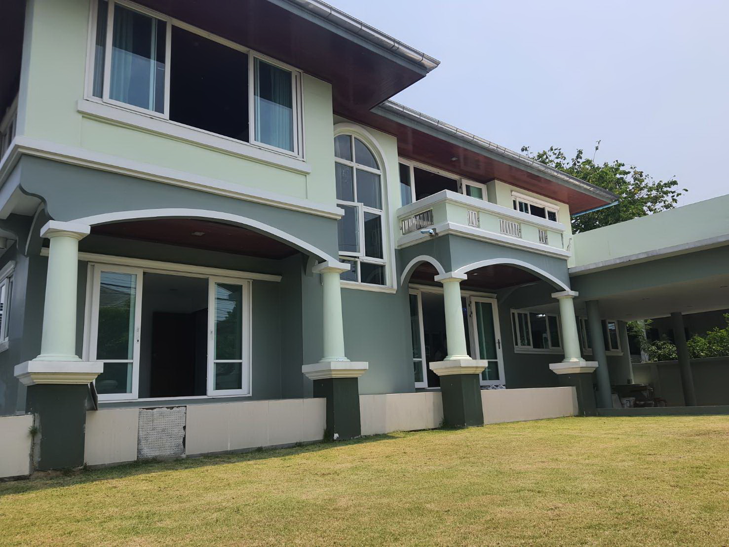 บ้านเดี่ยว 2 ชั้น 100 ตร.ว. 340 ตารางเมตร . หมู่บ้านเดอะรอยัล กรีนพาร์ค เพชรเกษม-กาญจนาภิเษก ห่างถนนเพียง 150 เมตร