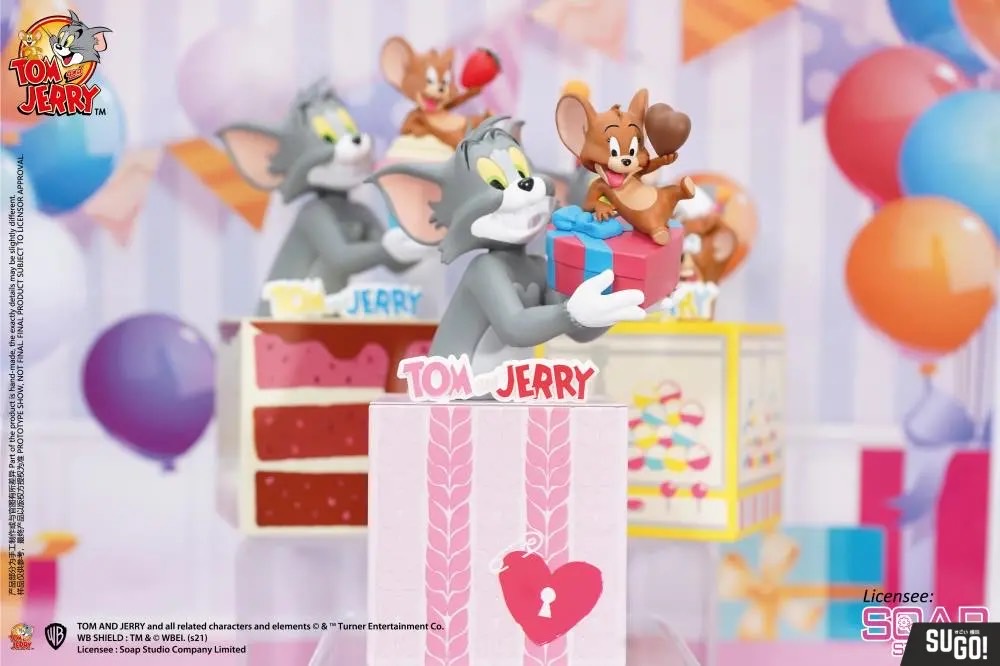 Tom and Jerry Valentine Surprise Figure Statue