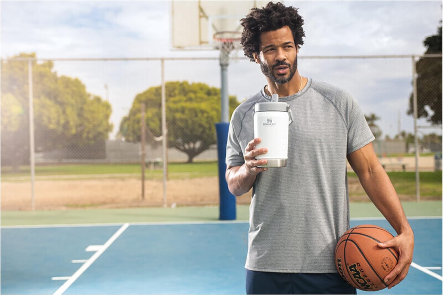 Classic Flip Straw Jug 40Oz Polar White