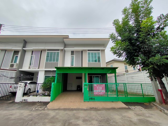 ขายทาวน์เฮ้าส์ 2 ชั้น พฤกษาวิลล์77 ติดถนน พุทธมณฑลสาย4 บ้านใหม่ ทำเลดี หลังริมใน ทิศดี ไม่ร้อน 33.3 ตารางวา