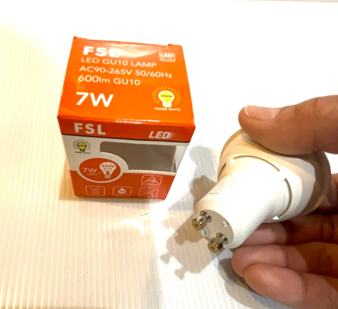 หลอดไฟ ฮาโลเจน LED GU10 ยี่ห้อ FSL 7W