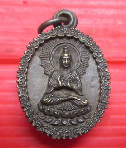 เหรียญหล่อเนื้อทองเหลือง พระพุทธเจ้าตรัสรู้ หลัง พระพุทธเจ้าประสูตร 1980 ไม่ทราบที่