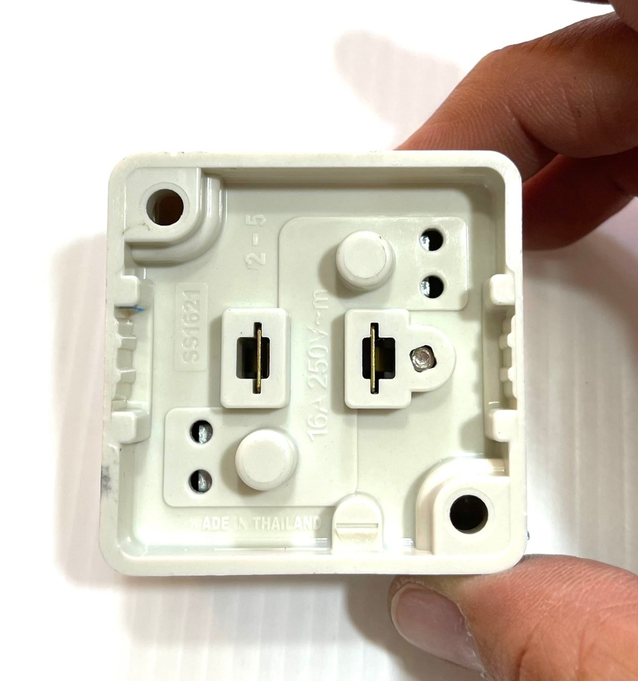 สวิทช์ไฟสี่เหลี่ยม ยี่ห้อ Vena