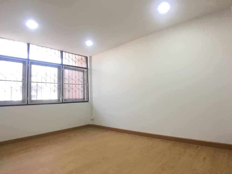 ทาวน์เฮ้าส์16ตรว.สวย รีโนเวทใหม่ พร้อมเข้าอยู่ อาคาร 2ชั้น ขนาด 16ตรว. ซอยเพชรเกษม62/4 ติดสถานีรถไฟฟ้าตลาดบางแค