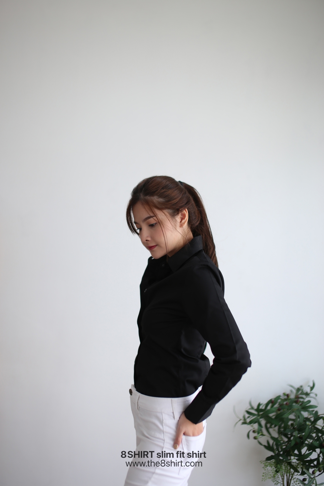 เสื้อเชิ้ตผู้หญิงสีดำ สลิมฟิต เข้ารูป แขนยาว เสื้อเชิ้ตทำงาน เสื้อยูนิฟอร์ม แบรนด์ 8SHIRT slim fit shirt พร้อมส่ง