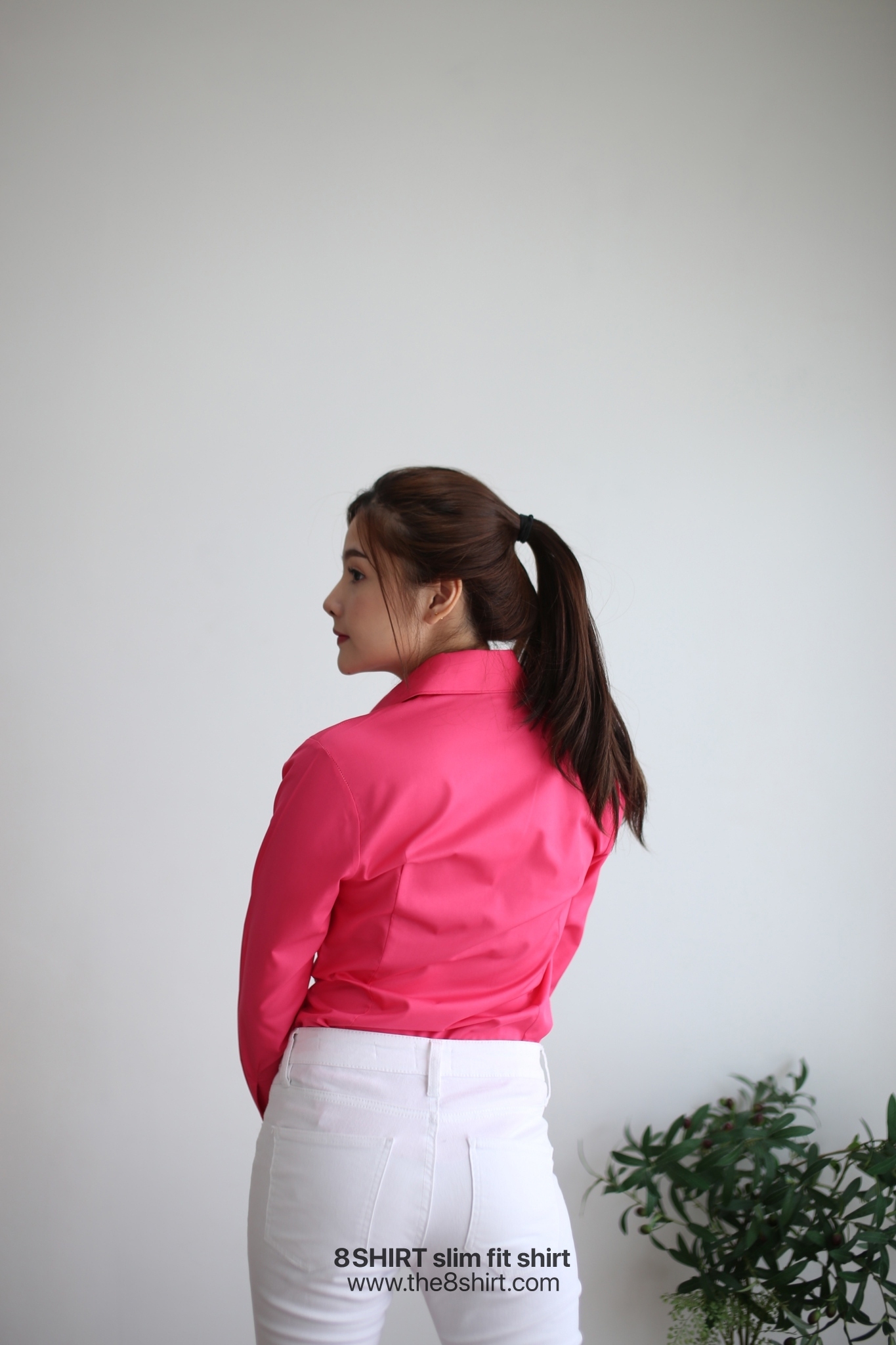 เสื้อเชิ้ตผู้หญิง ชมพูสด (HOT PINK) สลิมฟิต เข้ารูป แขนยาว เสื้อเชิ้ตทำงาน เสื้อยูนิฟอร์ม แบรนด์ 8SHIRT slim fit shirt พร้อมส่ง