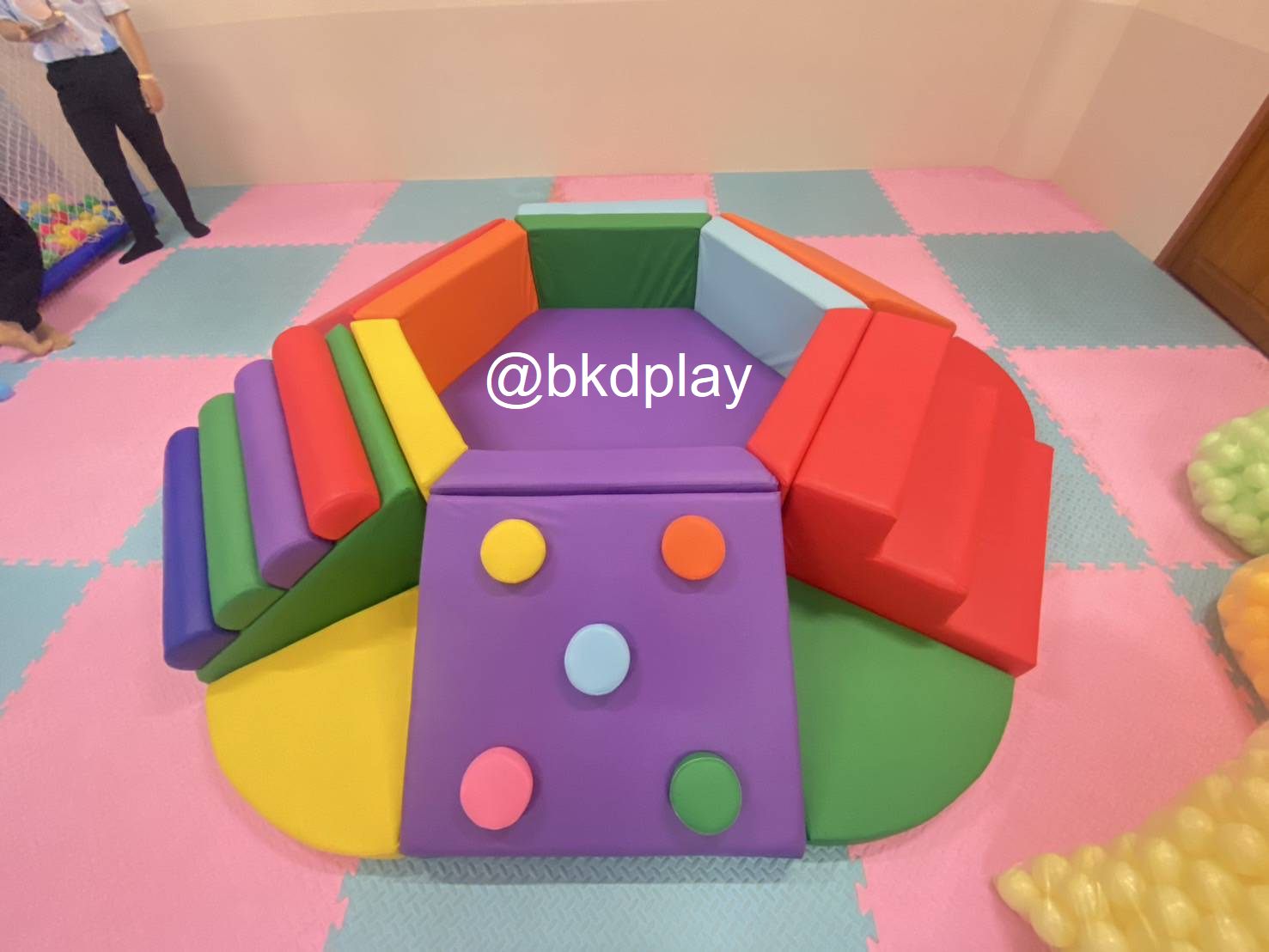 ชุดปีนป่ายหกเหลี่ยมรวมบ่อบอล ภูเขานุ่มนิ่ม, บ่อบอลนุ่ม เบาะนุ่ม ของเล่นเสริมพัฒนาการ ขนาด : 210x210x40 ซม.