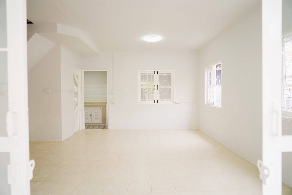 ขายพฤกษา21 ปรับปรุงใหม่ทั้งหลัง บ้านมุม สวยมาก ทำเลดีหน้าโครงการ ใกล้ตลาดบางใหญ่ นนทบุรี ขนาด 23.90 ตารางวา 2 ชั้น 3 ห้องนอน 2 ห้องน้ำ