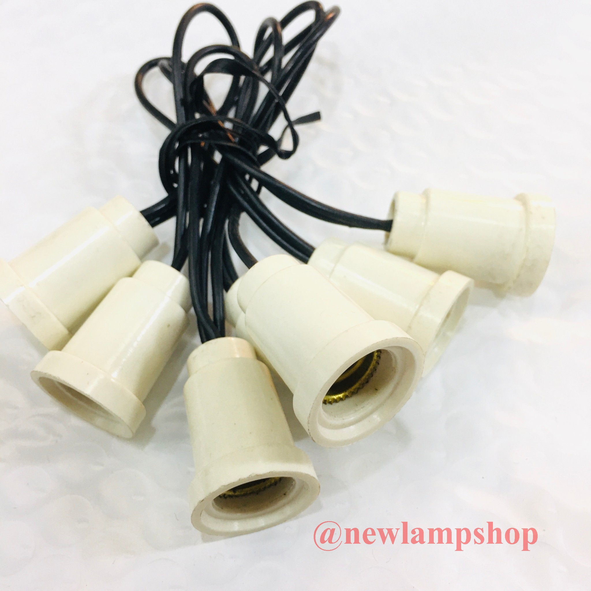 ขั้วห้อยE12 แบตกาไลท์ ใส่หลอดไฟE12 สีขาว