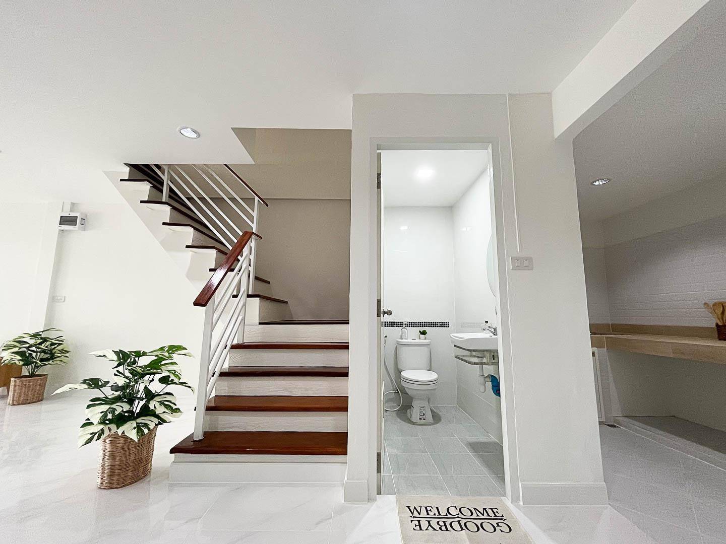 ขายแล้ว* ทาวน์เฮ้าส์ ทำเลพุทธมณฑลสาย 4 หมู่บ้าน จิตรณรงค์ 21 ขนาดพื้นที่ 16 ตรว. รีโนเวทใหม่ พร้อมอยู่ เพียง 1.38 ล้าน บาท