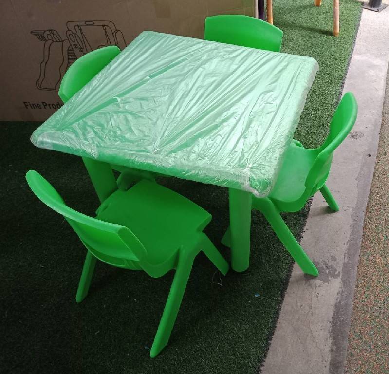 โต๊ะสี่เหลี่ยมจตุรัส พร้อมเก้าอี้ 4 ตัว,โต๊ะเรียน, โต๊ะนักเรียน, โต๊ะเด็กอนุบาล,โต๊ะกิจกรรม, ราคาโรงงาน พร้อมส่ง ส่งฟรี ขนาดโต๊ะ 60x60x50 cm