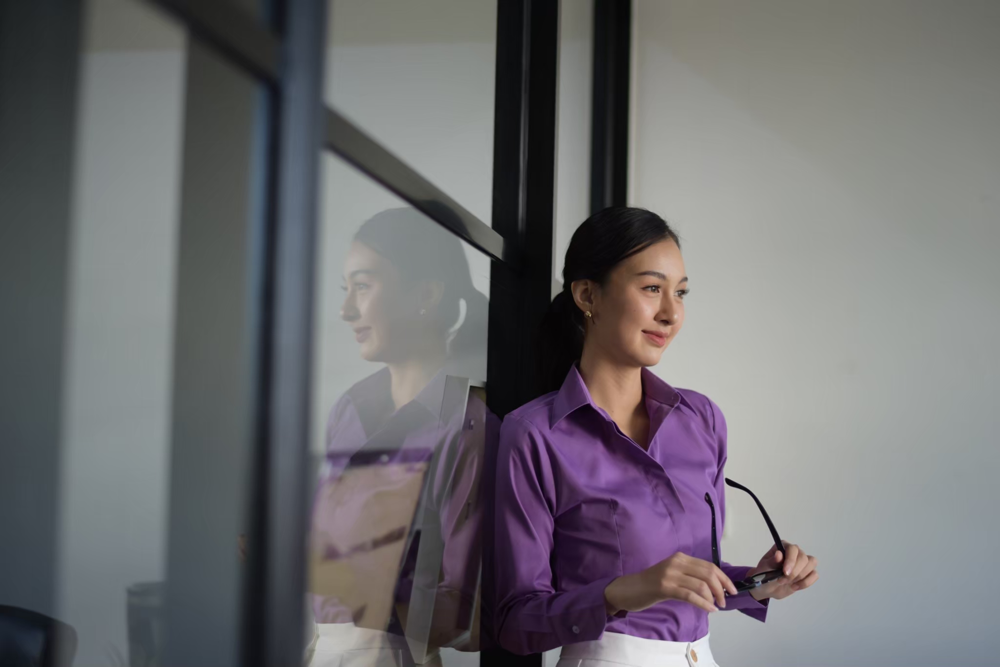 เสื้อเชิ้ตผู้หญิง สีม่วงสด (𝗙𝗿𝗲𝘀𝗵 𝗩𝗶𝗼𝗹𝗲𝘁) สลิมฟิต เข้ารูป แขนยาว เสื้อเชิ้ตทำงาน เสื้อยูนิฟอร์ม แบรนด์ 8SHIRT slim fit shirt พร้อมส่ง