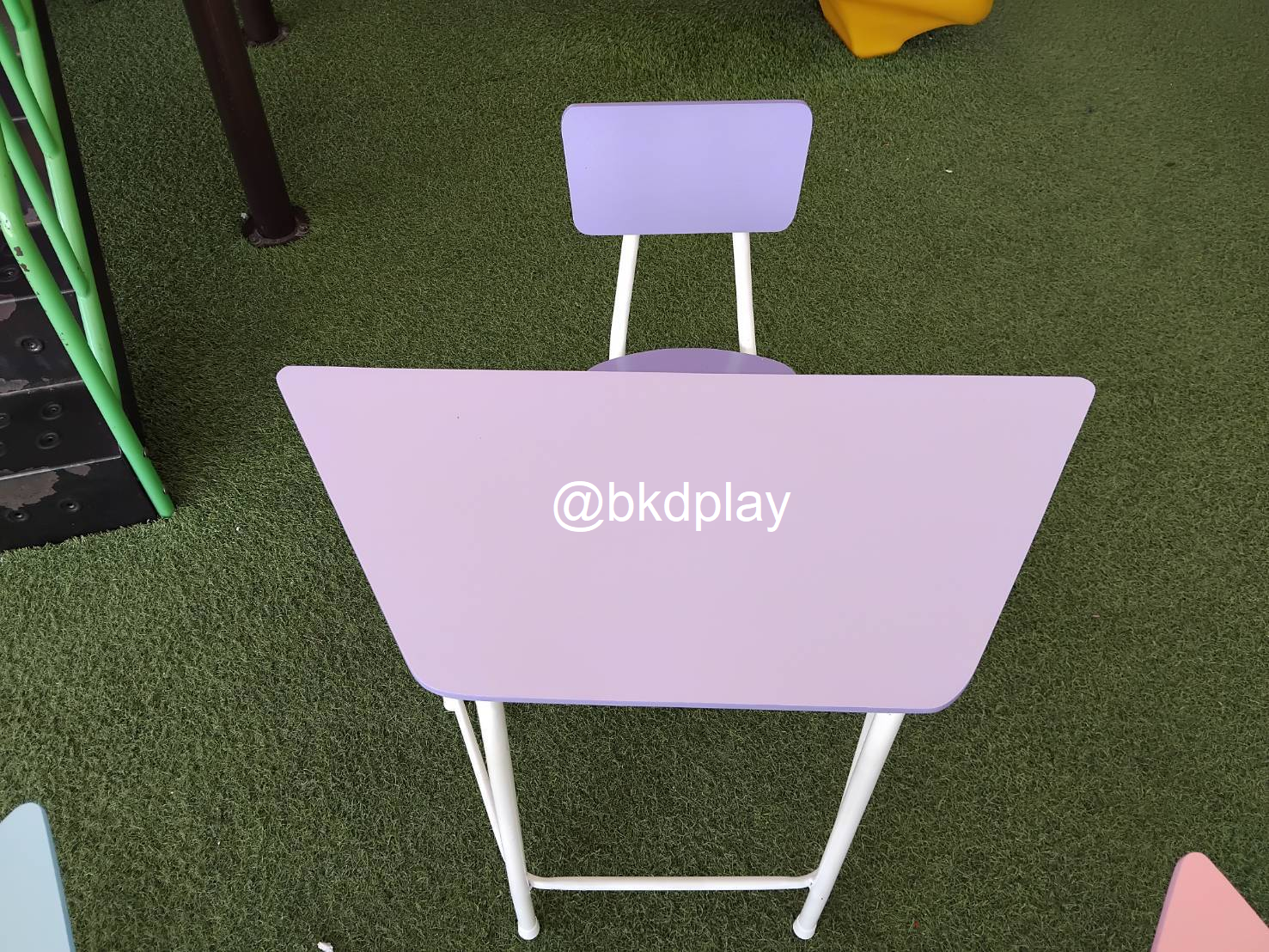 ชุดโต๊ะเรียนเดี่ยวคางหมูประถม-อนุบาล แบบไม่มีช่อง โต๊ะเก้าอี้ประถม-อนุบาล สั่งทำขนาดตามที่ต้องการได้ โต๊ะเขียนหนังสือเด็ก, โต๊ะกิจกรรม โต๊ะนักเรียน โต๊ะนักเรียนประถม พร้อมส่งในไทย