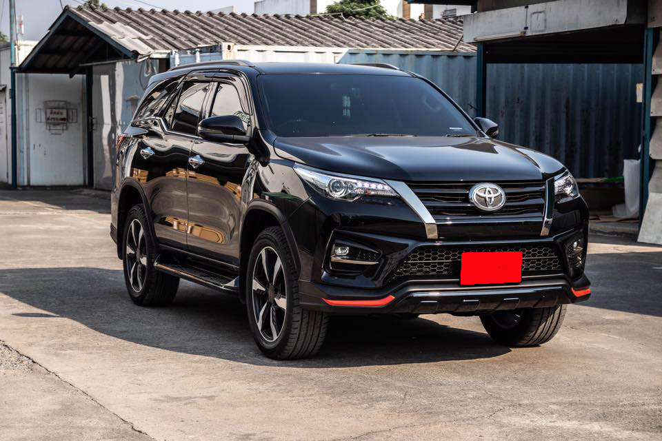 9Den&FD-2RS(ตัดสีแดง)/FD-2XS(ตัดสีเทา) VS Toyota All New Fortuner(TRD Sportivo 2 (MY2018)'2019-On) [เติมเต็มสปอร์ตของTRDคุณล้ำด้วยชุดแต่งรุ่นนี้]