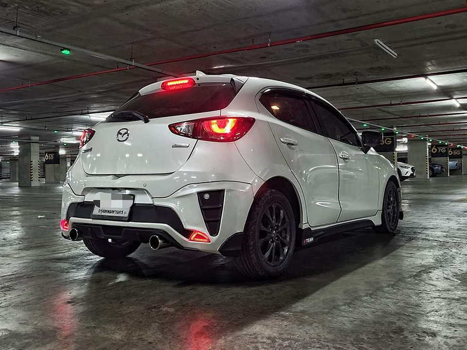 REDLINE VS Mazda2 Hatchback 5Drs.'15-19 [เส้นสายสีแดงอันเป็นอัตลักษณ์ทำให้มองเทห่ทุกมุมมอง]