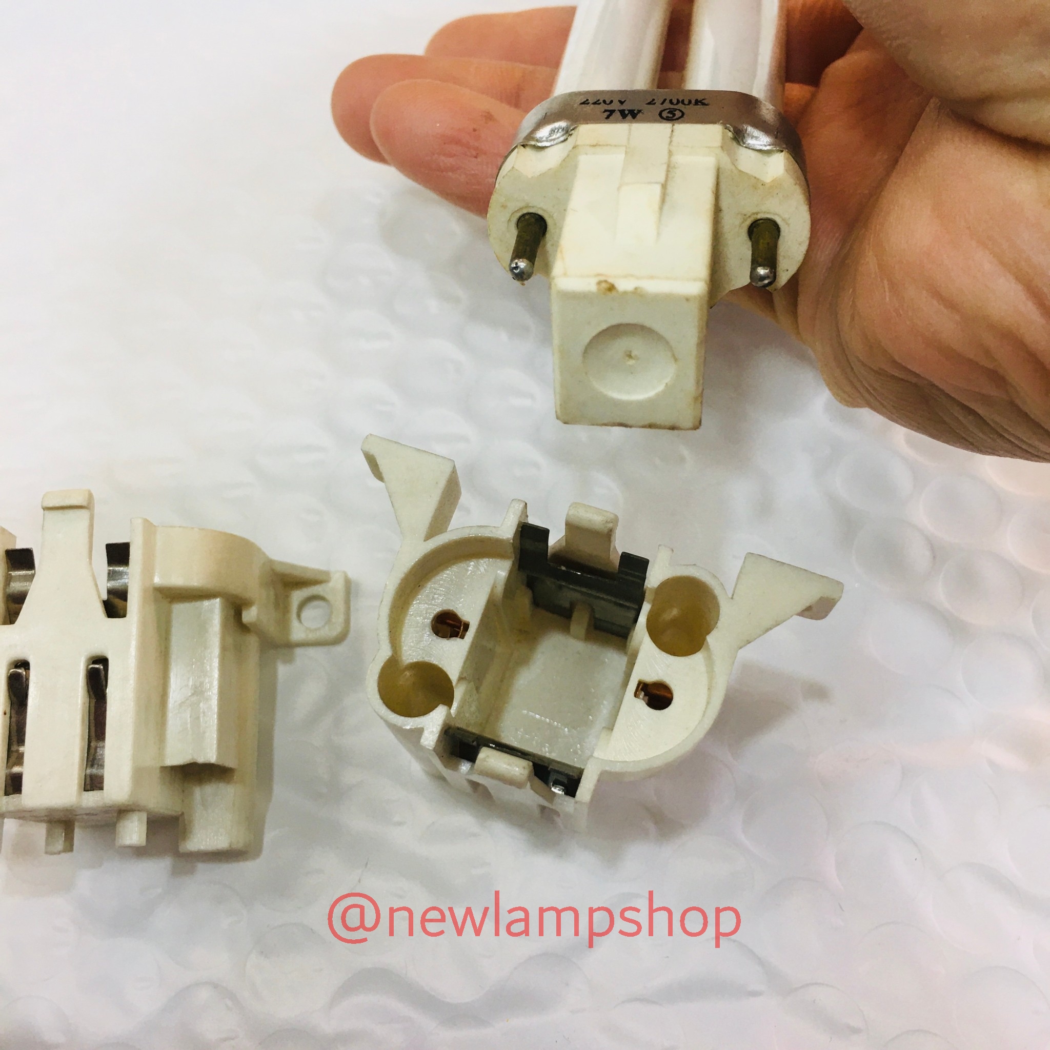 ขั้วเสียบ หลอดตะเกียบ ลดล้างสต๊อก!!