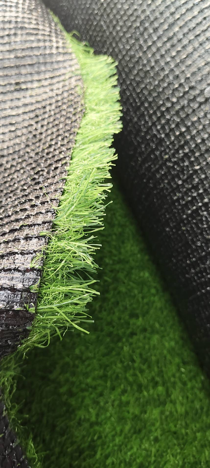 หญ้าเทียมเกรดพรีเมี่ยม ยาว 4 เซนติเมตร ถักหนาอย่างดีมีรูระบายน้ำ หญ้าปลอม,สนามหญ้าหน้าบ้าน, สนามเด็กเล่น ,สนามกีฬา พร้อมส่ง ราคาโรงงาน