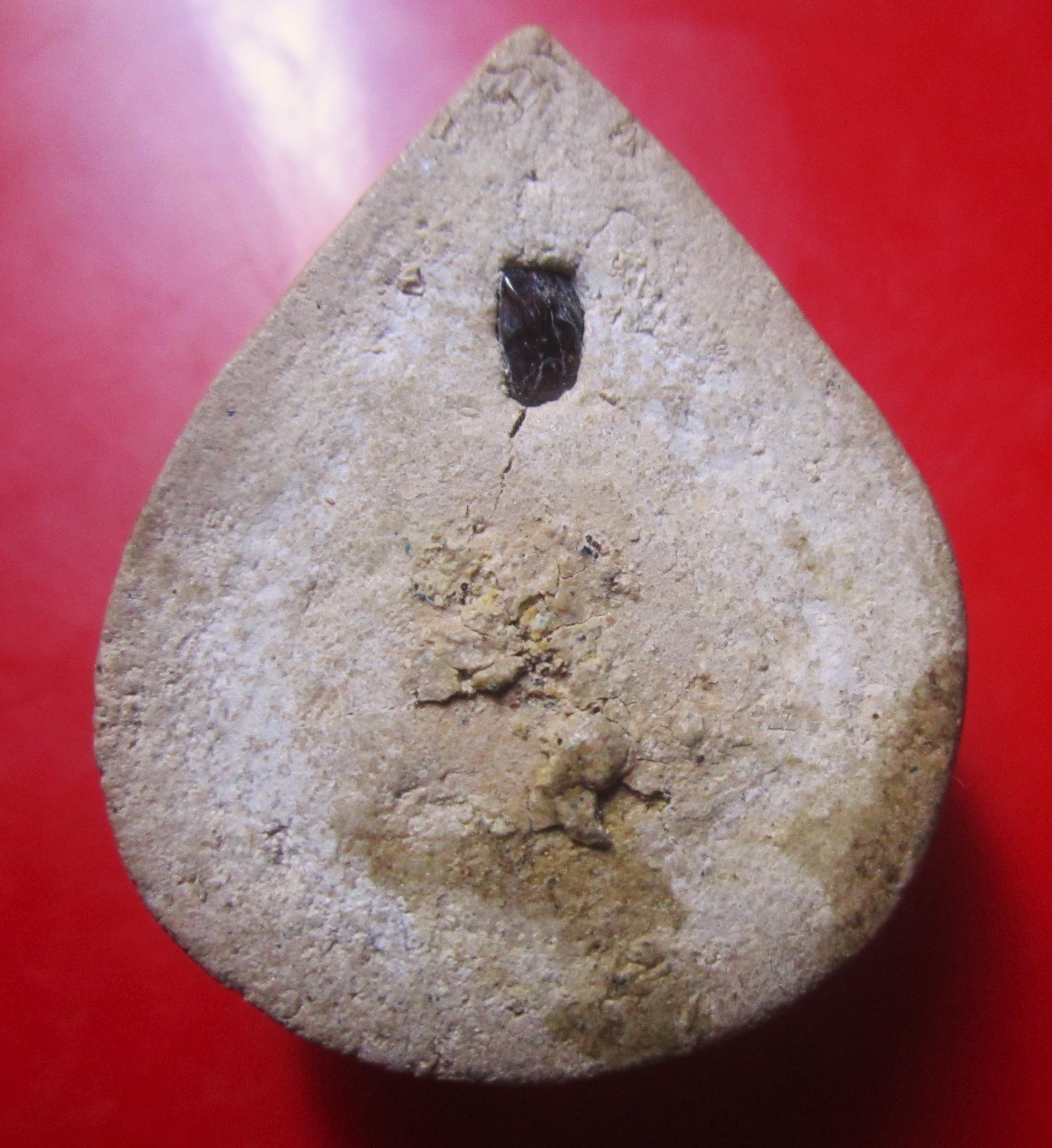 พระผงว่านกลีบบัว พิมพ์พระพุทธ หลังฝังเม็ดพุทธคุณ หลัง ฝังเม็ดพุทธคุณ ไม่ทราบที่ องค์ที่1