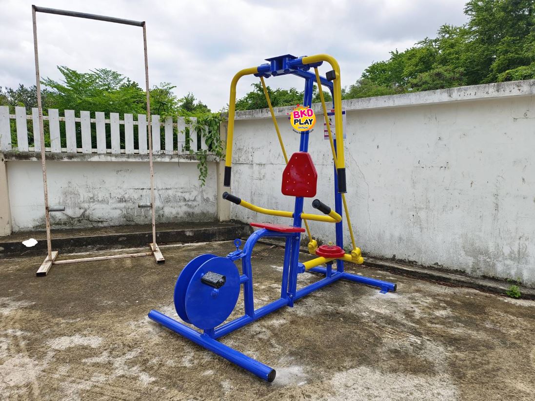 เครื่องออกกำลังกาย กลางแจ้ง ชุดอุปกรณ์ บริหารแขน หน้าอก หัวไหล่ ขา แบบถ่างหุบ ปั่นจักรยาน ลานกีฬา อเนกประสงค์ สนามกีฬา ขนาด 100x160x160 ซม.