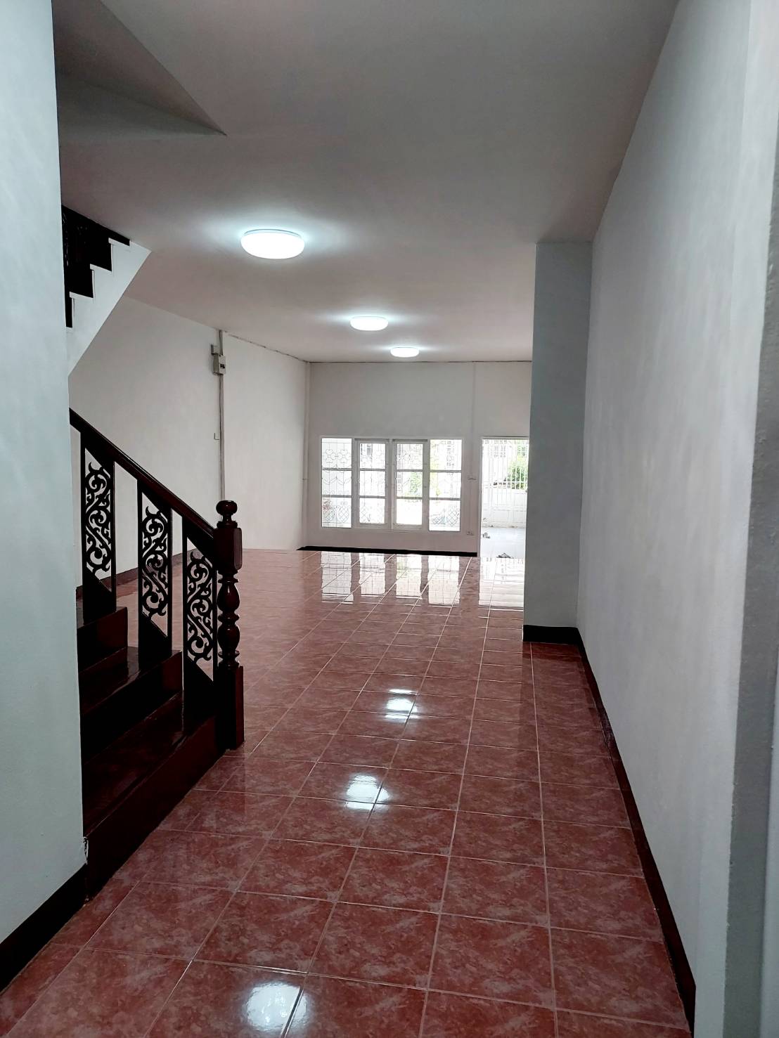 ขายทาวน์เฮ้าส์ 20ตร.ว. หมู่บ้านธนารมย์ ใกล้ตลาดวงศกร สายไหม หทัยราษฏร์ ทำเลดี สะดวกสัญจร รีโนเวทใหม่ สภาพสวย พร้อมอยู่ ทาวน์เฮ้าส์ 2ชั้น 3นอน 2น้ำ