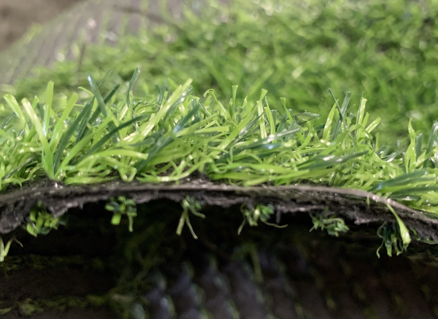 หญ้าเทียมเกรดพรีเมี่ยม ยาว 4 เซนติเมตร ถักหนาอย่างดีมีรูระบายน้ำ หญ้าปลอม,สนามหญ้าหน้าบ้าน, สนามเด็กเล่น ,สนามกีฬา พร้อมส่ง ราคาโรงงาน