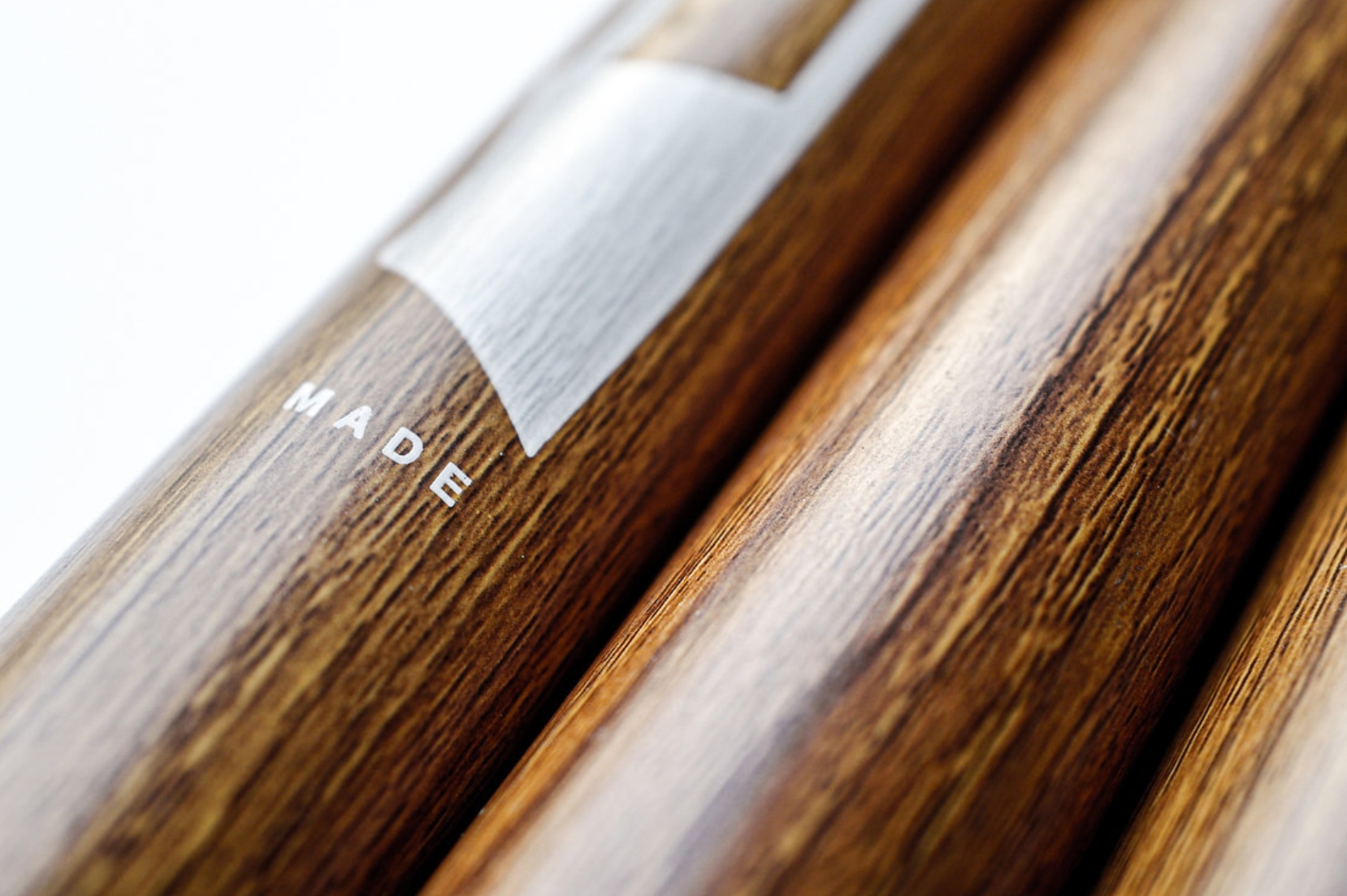 Wing Pole 32mm Dark Wood