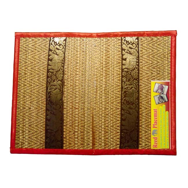ที่รองจานเสื่อกก ชุด 6 ที่นั่ง ขนาด 27 x 36 ซม. แผ่นเดียว ด้านหน้า สีแดง