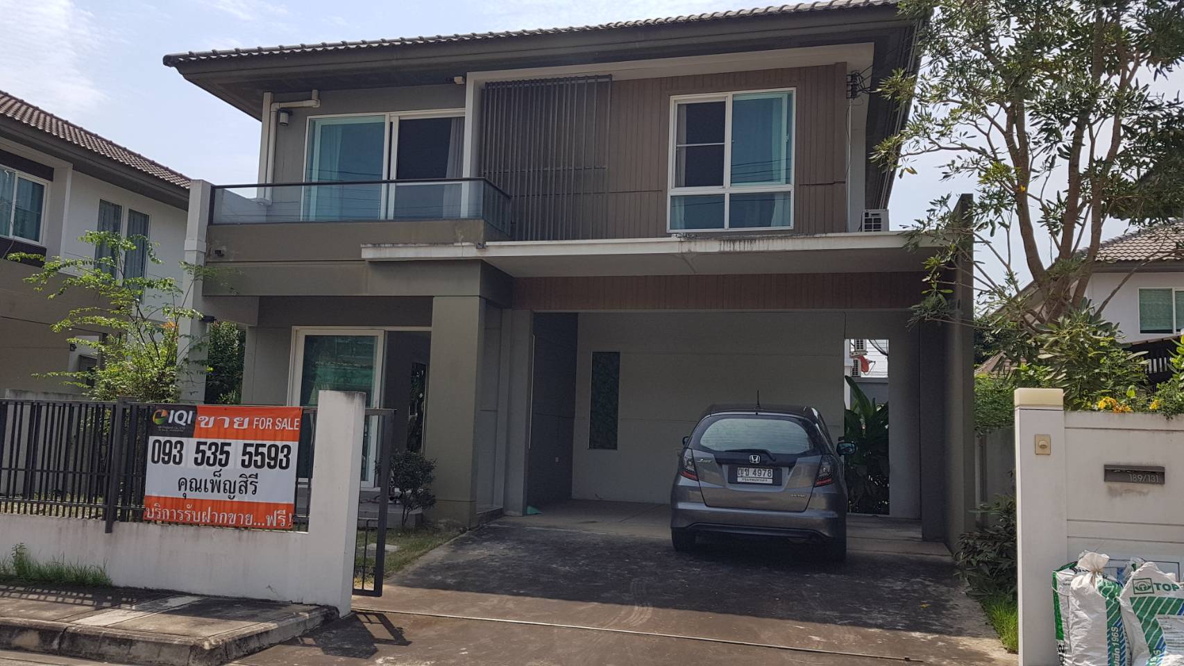 บ้านเดี่ยว 2 ชั้น ม.ชัยพฤกษ์ ปิ่นเกล้า-สาย 5 เนื้อที่ 50.3 ตร.ว. พื้นที่ใช้สอย 136 ตร.ม. ขนาด 3 ห้องนอน 2 ห้องน้ำ แอร์ 4 เครื่อง