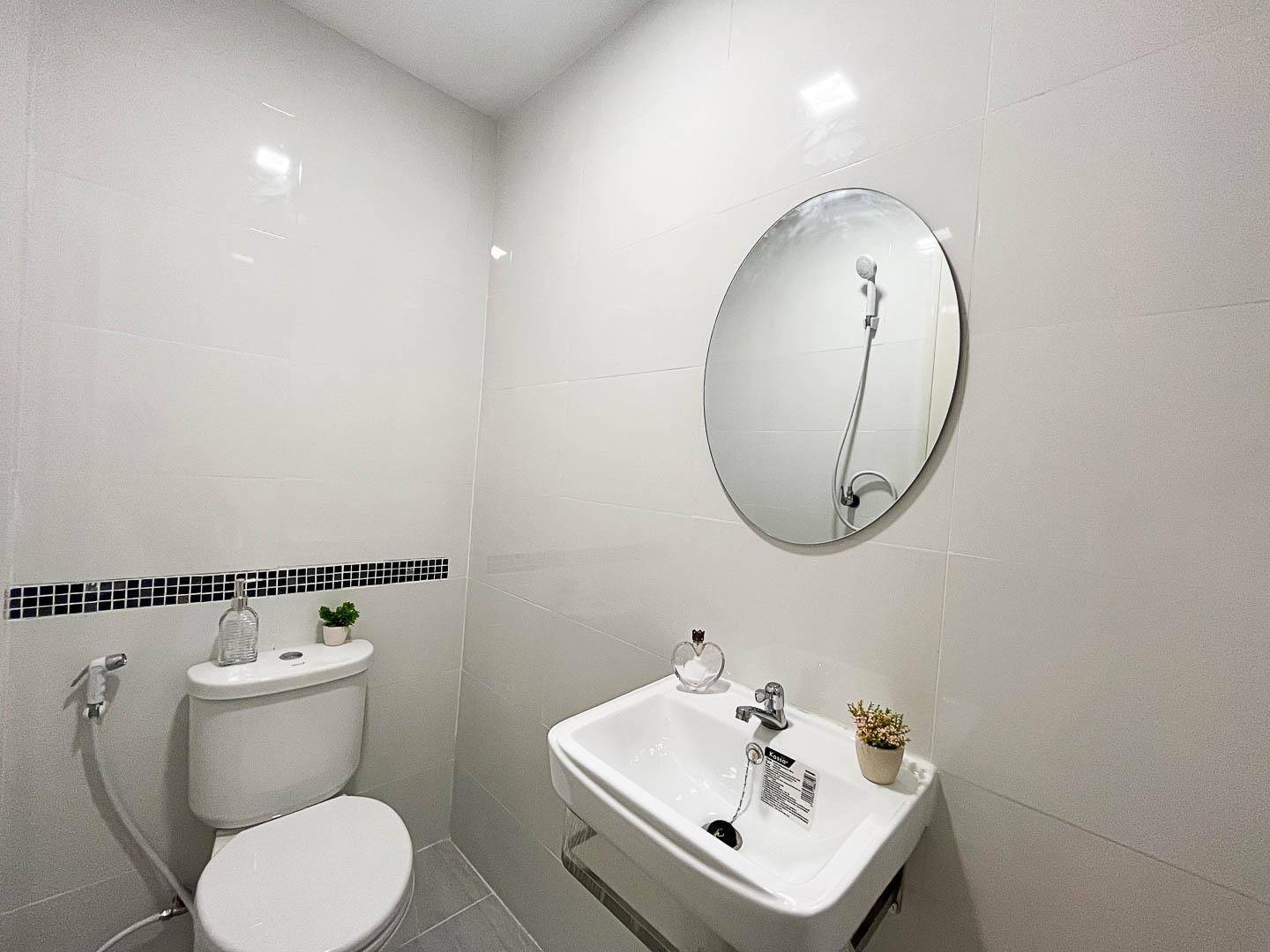 ขายแล้ว* ทาวน์เฮ้าส์ ทำเลพุทธมณฑลสาย 4 หมู่บ้าน จิตรณรงค์ 21 ขนาดพื้นที่ 16 ตรว. รีโนเวทใหม่ พร้อมอยู่ เพียง 1.38 ล้าน บาท