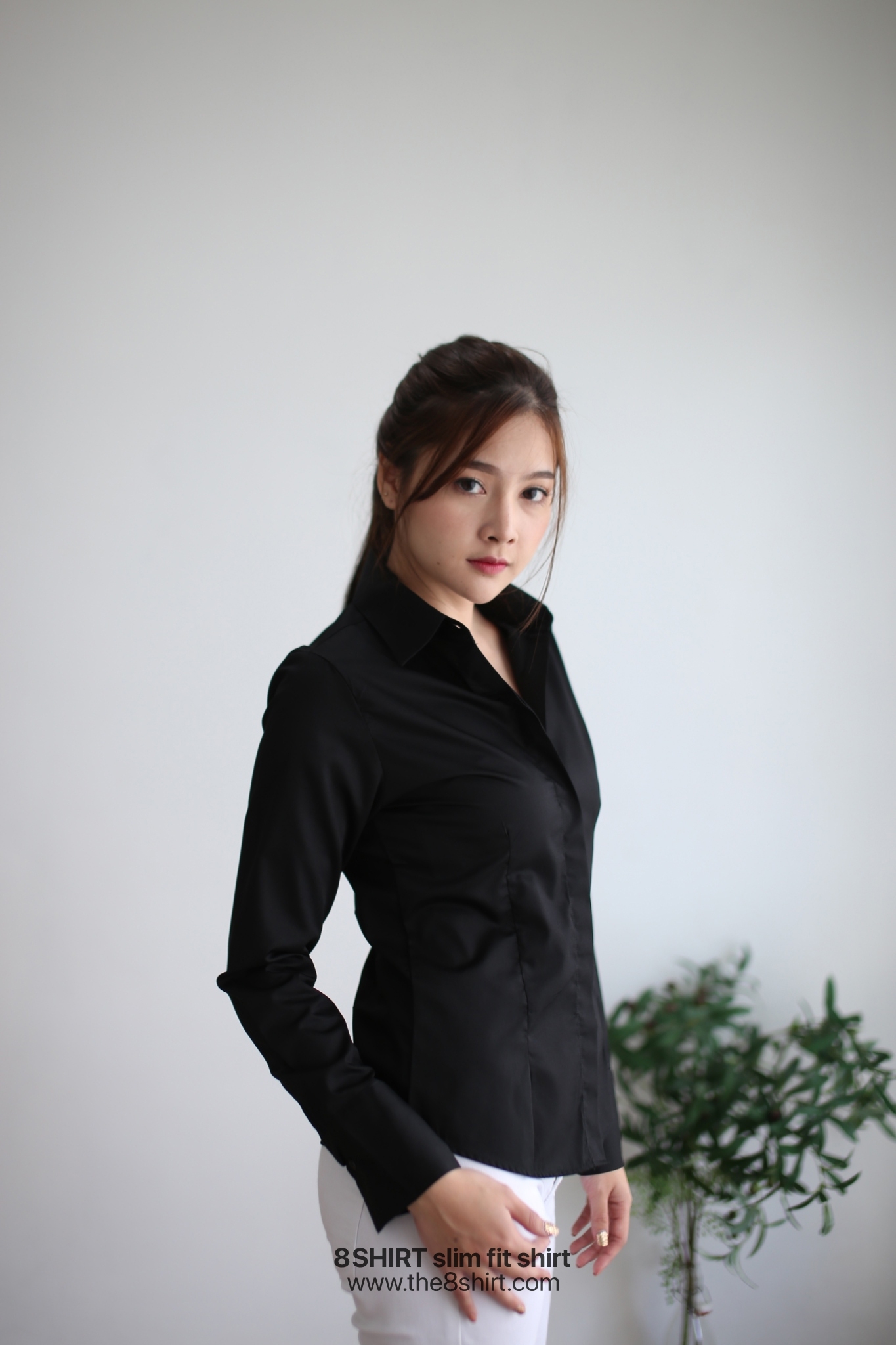 เสื้อเชิ้ตผู้หญิงสีดำ สลิมฟิต เข้ารูป แขนยาว เสื้อเชิ้ตทำงาน เสื้อยูนิฟอร์ม แบรนด์ 8SHIRT slim fit shirt พร้อมส่ง