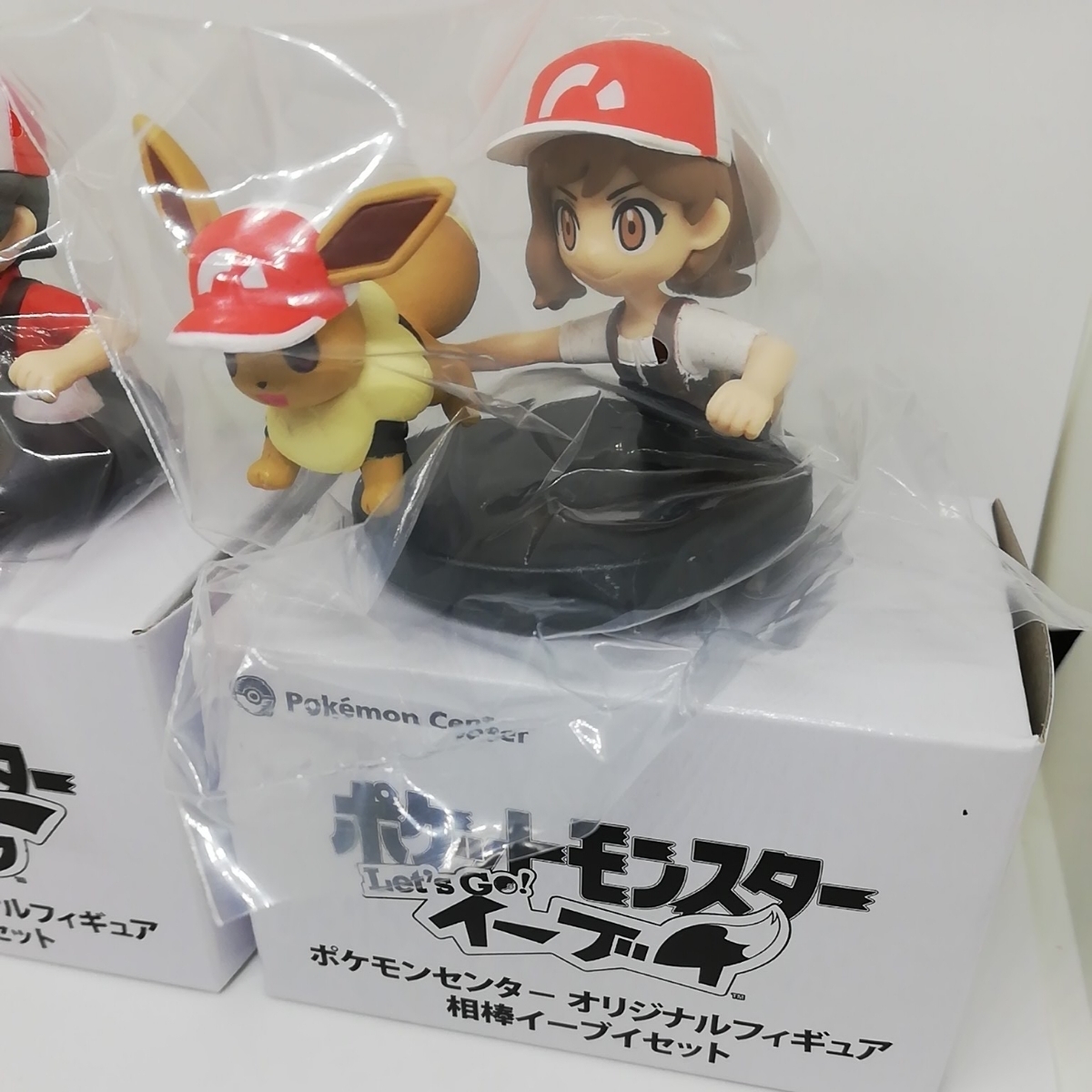Eevee & Trainer ของแท้ JP - Pokemon Center [โมเดลโปเกมอน] (2 ตัว)