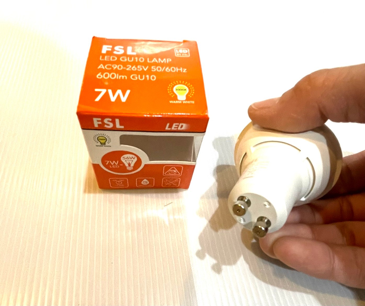 หลอดไฟ ฮาโลเจน LED GU10 ยี่ห้อ FSL 7W