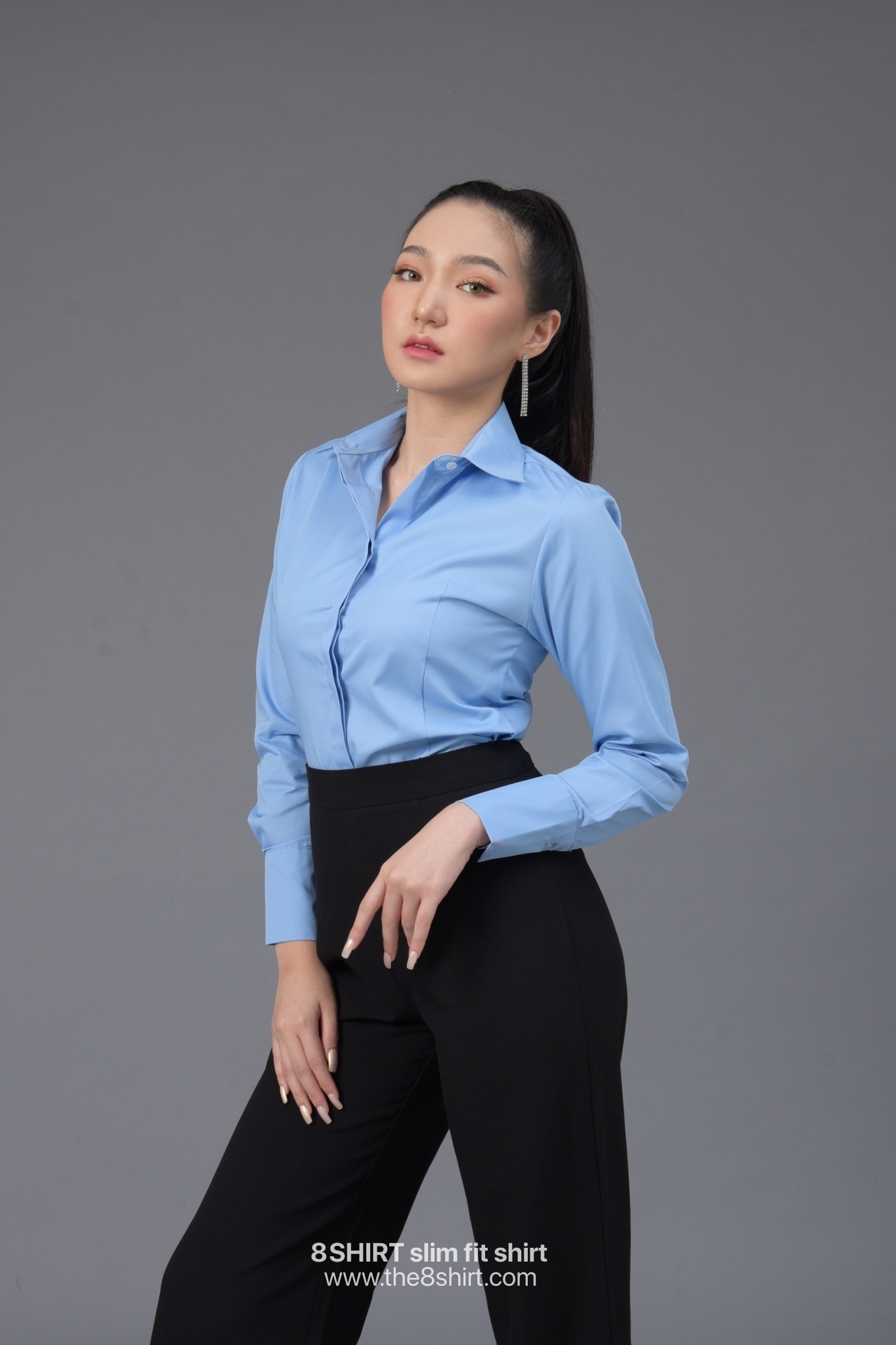 เสื้อเชิ้ตผู้หญิง สีฟ้า (Blue) สลิมฟิต เข้ารูป แขนยาว เสื้อเชิ้ตทำงาน เสื้อยูนิฟอร์ม แบรนด์ 8SHIRT slim fit shirt พร้อมส่ง