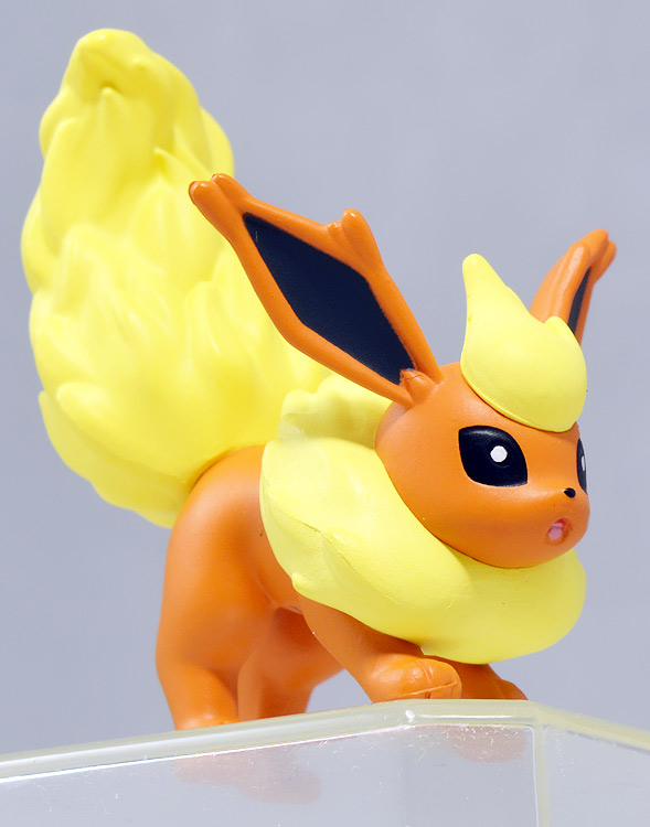 Flareon ของแท้ JP - Monster Collection Takara Tomy [โมเดลโปเกมอน]