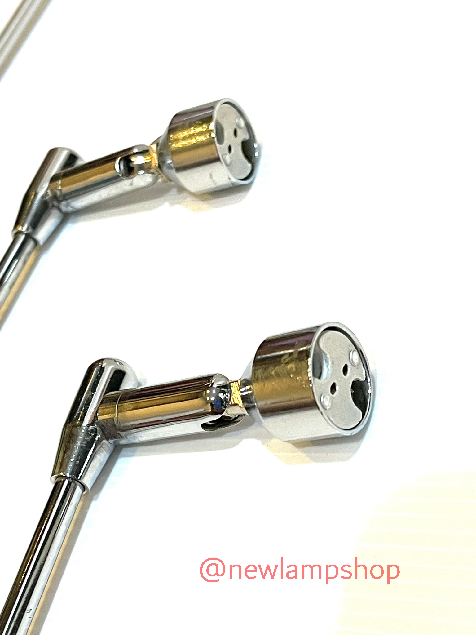 โคมใส่หลอดฮาโลเจน โคมส่องโชว์ในตู้สินค้า เรียบง่าย ทนทาน น่าใช่งาน หัวปรับขึ้นลงได้ มีความยาว 3 ขนาด 20/25/40 cm