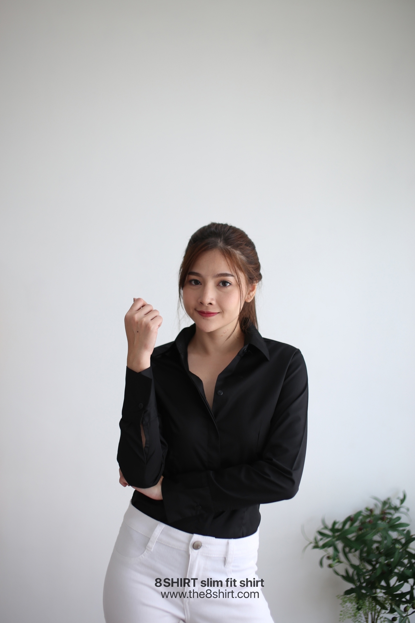 เสื้อเชิ้ตผู้หญิงสีดำ สลิมฟิต เข้ารูป แขนยาว เสื้อเชิ้ตทำงาน เสื้อยูนิฟอร์ม แบรนด์ 8SHIRT slim fit shirt พร้อมส่ง