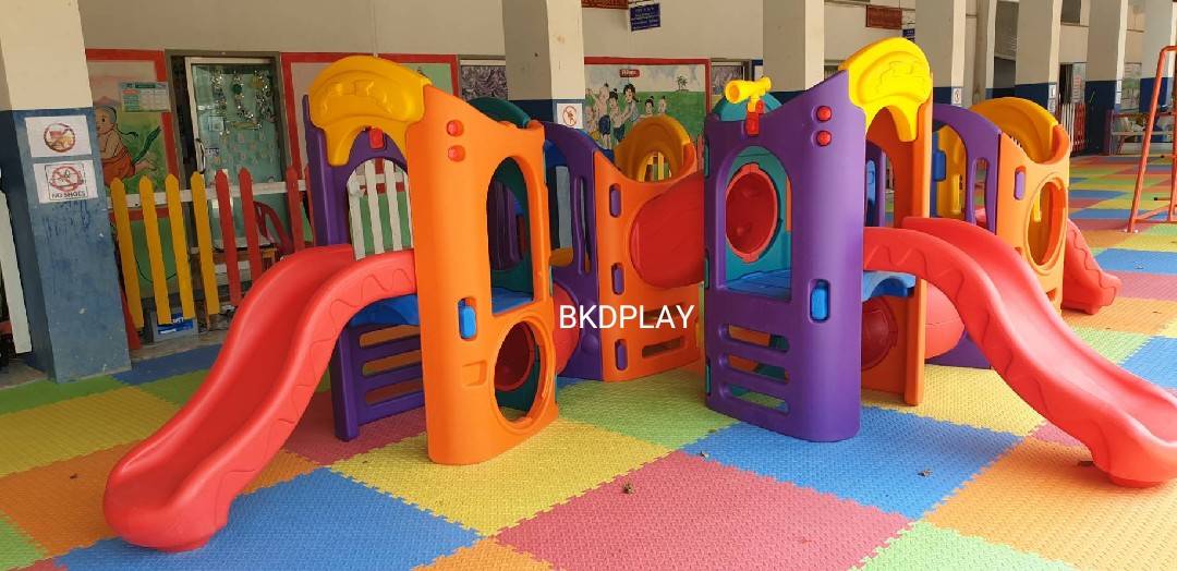 สถานีปีนป่าย 4 ฐาน,ท่อลอด, สไลเดอร์เด็ก ,บ้าน4ป้อม ,สไลเดอร์ 4 ทาง, ของเล่น,เครื่องเล่นสนามกลางแจ้ง ,เครื่องเล่นสนามในร่ม