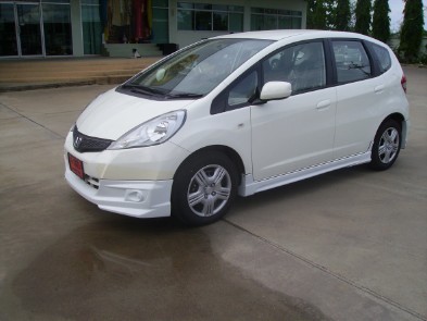 9DEN&RB-ทรงMUGEN VS HONDA JAZZ'2011 MINOR CHANGE [ถึงปีเก่าแต่ก็ยังเก๋าอยู่]