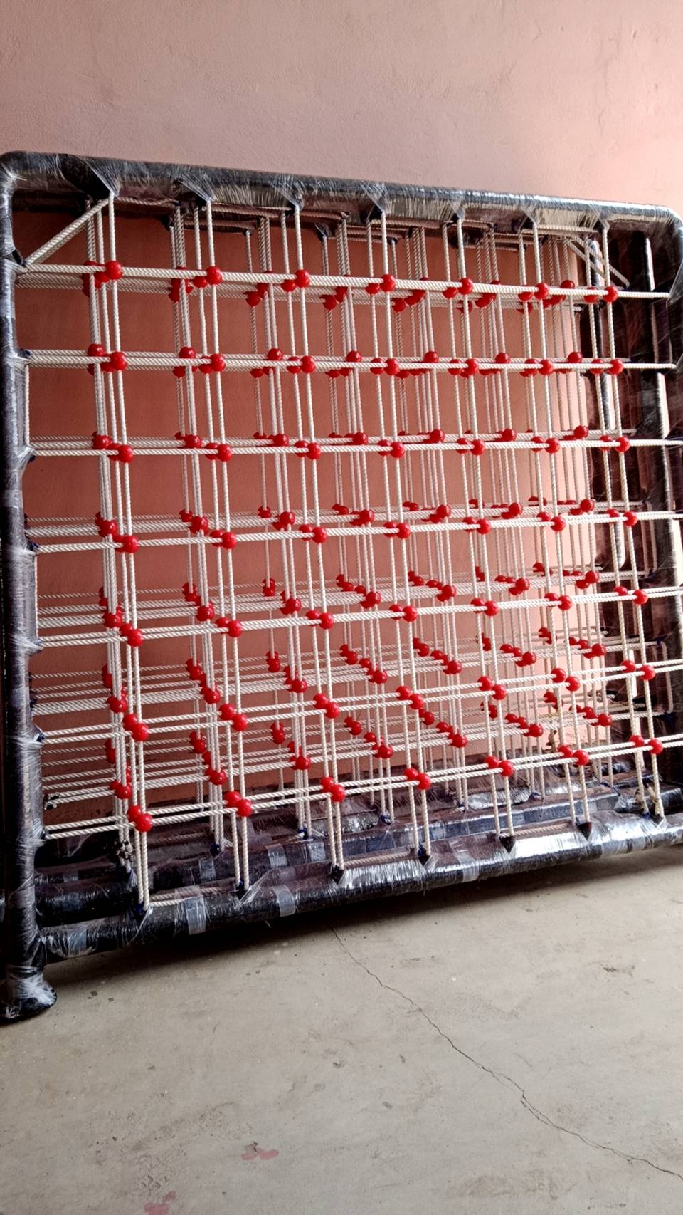 เครื่องเล่นสนามกลางแจ้ง ชุดปีนป่ายเชือก,เครื่องเล่นสนามเหล็ก ,เครื่องเล่นผลิตในไทย,พร้อมส่ง ขนาด 130x180x160 ซม.