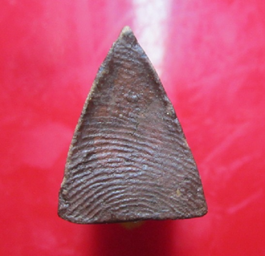 พระเนื้อผง พิมพ์นางพญาจิ๋ว หน้าลงทอง ไม่ทราบที่