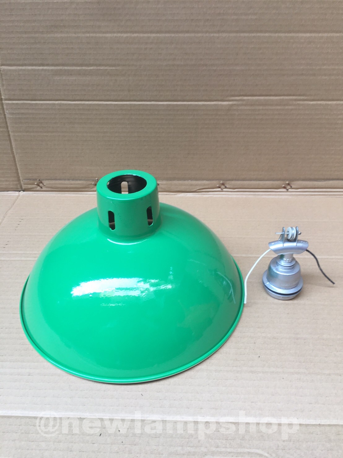 โคมฝาชีอลูมีเนียม สีเคลือบ 12” 7 สี สวยงามให้เลือกสรร (ราคาเฉพาะโคมฝาชี)