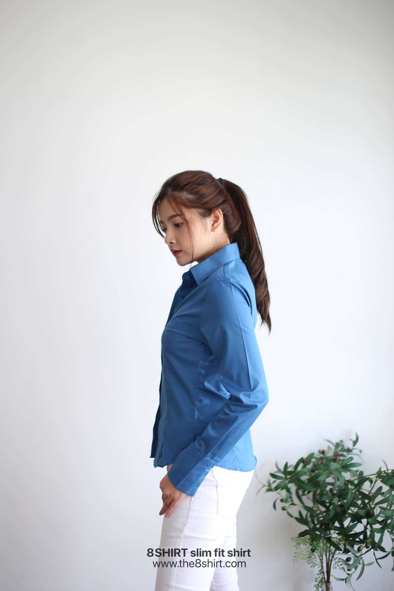 เสื้อเชิ้ตผู้หญิง สีฟ้าคราม (Indigo Blue) สลิมฟิต เข้ารูป แขนยาว เสื้อเชิ้ตทำงาน เสื้อยูนิฟอร์ม แบรนด์ 8SHIRT slim fit shirt พร้อมส่ง