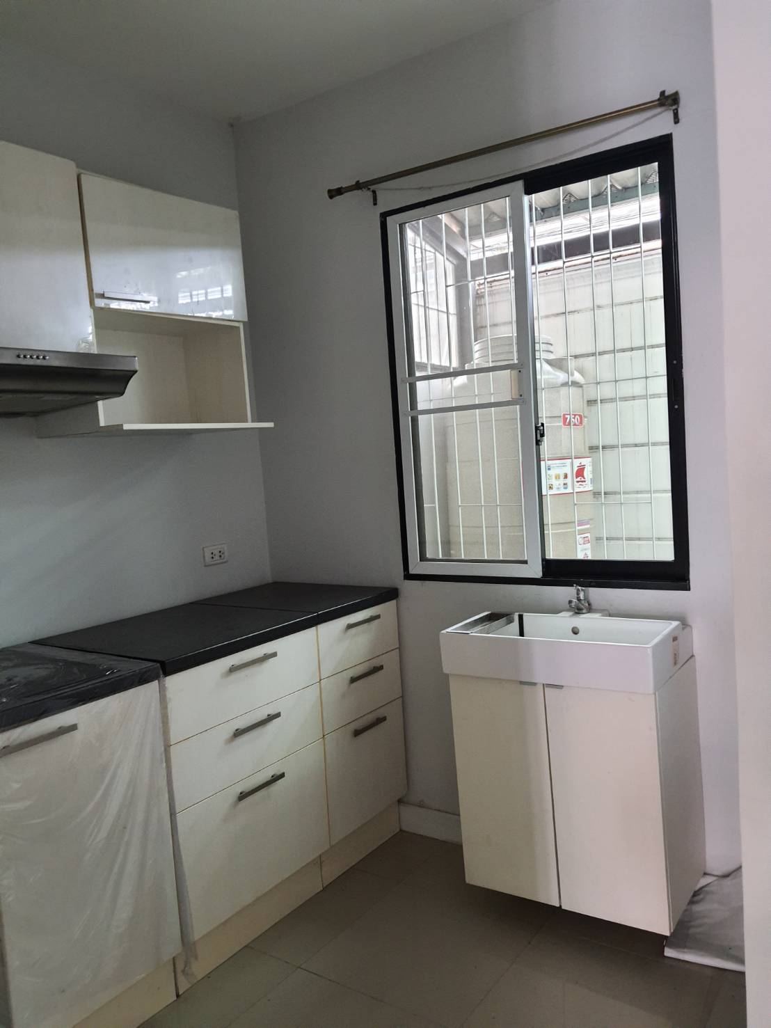 เช่าแล้ว* ให้เช่าทาวน์โฮม 3 ชั้น หมู่บ้านซิกเนเจอร์ เพชรเกษม 69 เนื้อที่ 17.1 ตารางวา 3นอน 3น้ำ