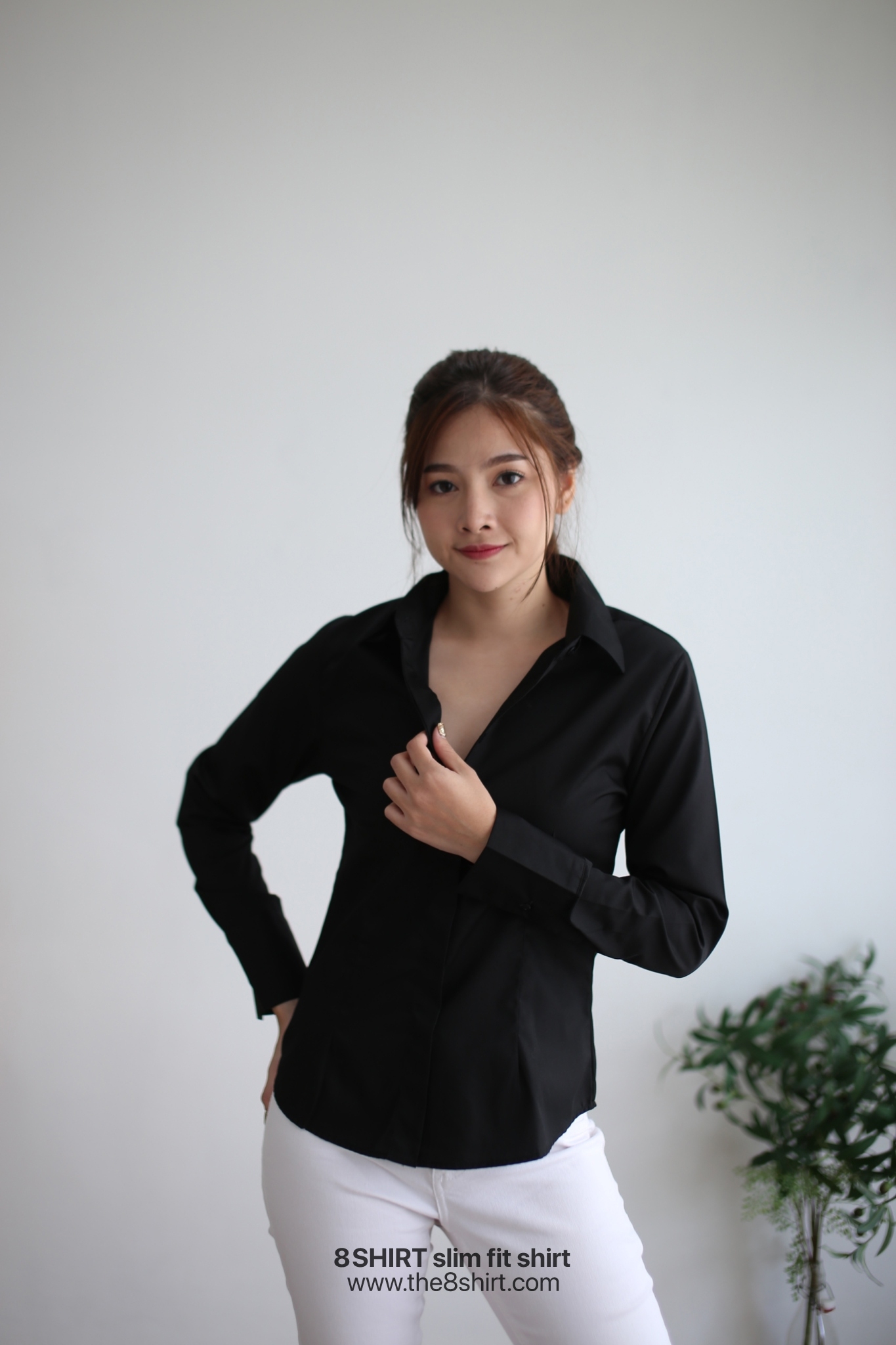 เสื้อเชิ้ตผู้หญิงสีดำ สลิมฟิต เข้ารูป แขนยาว เสื้อเชิ้ตทำงาน เสื้อยูนิฟอร์ม แบรนด์ 8SHIRT slim fit shirt พร้อมส่ง