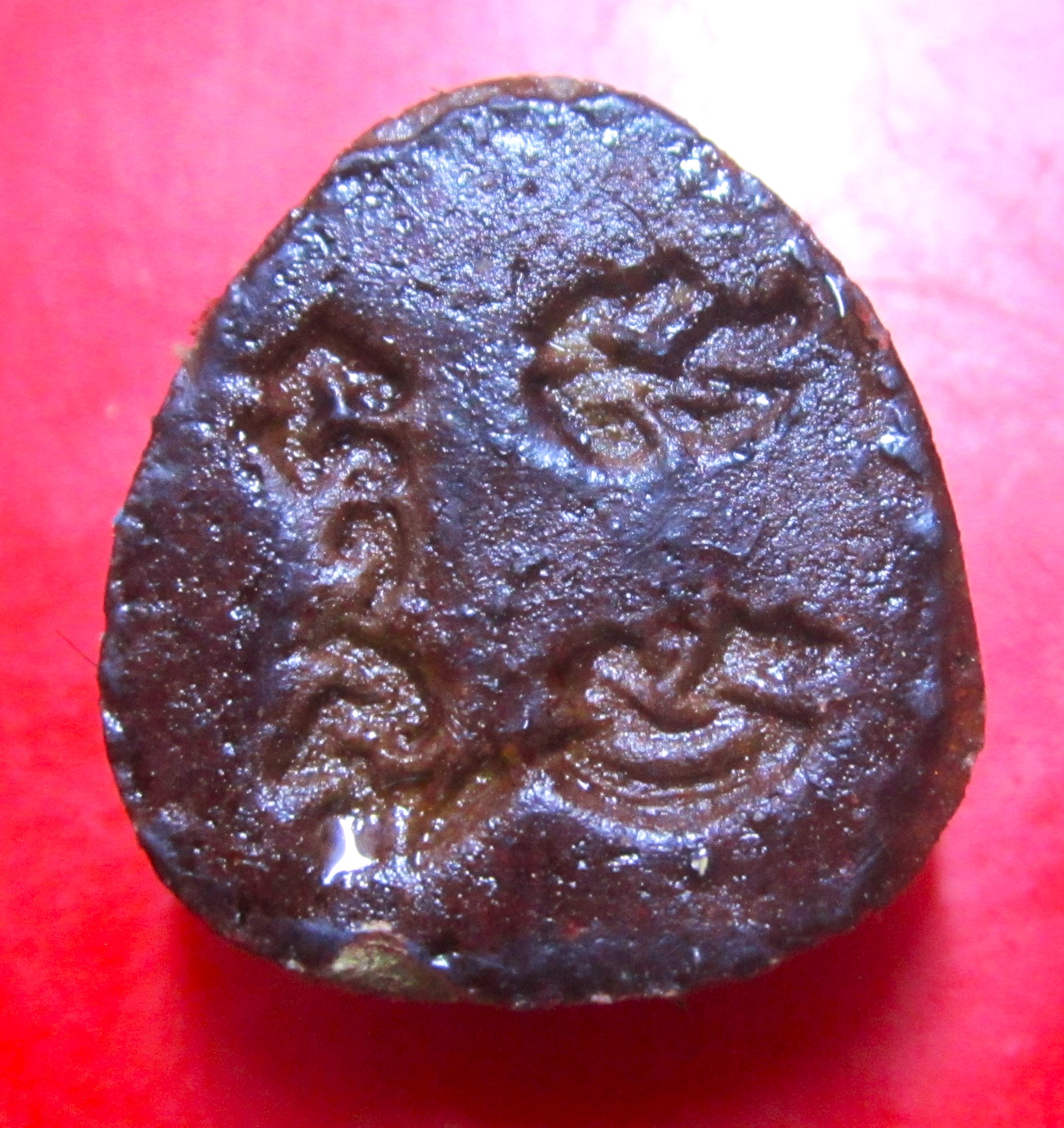 พระปิดตา จันทร์ลอย เนื้อว่านผสมเกศา หลังยันต์ นะมะพะทะ ไม่ทราบที่