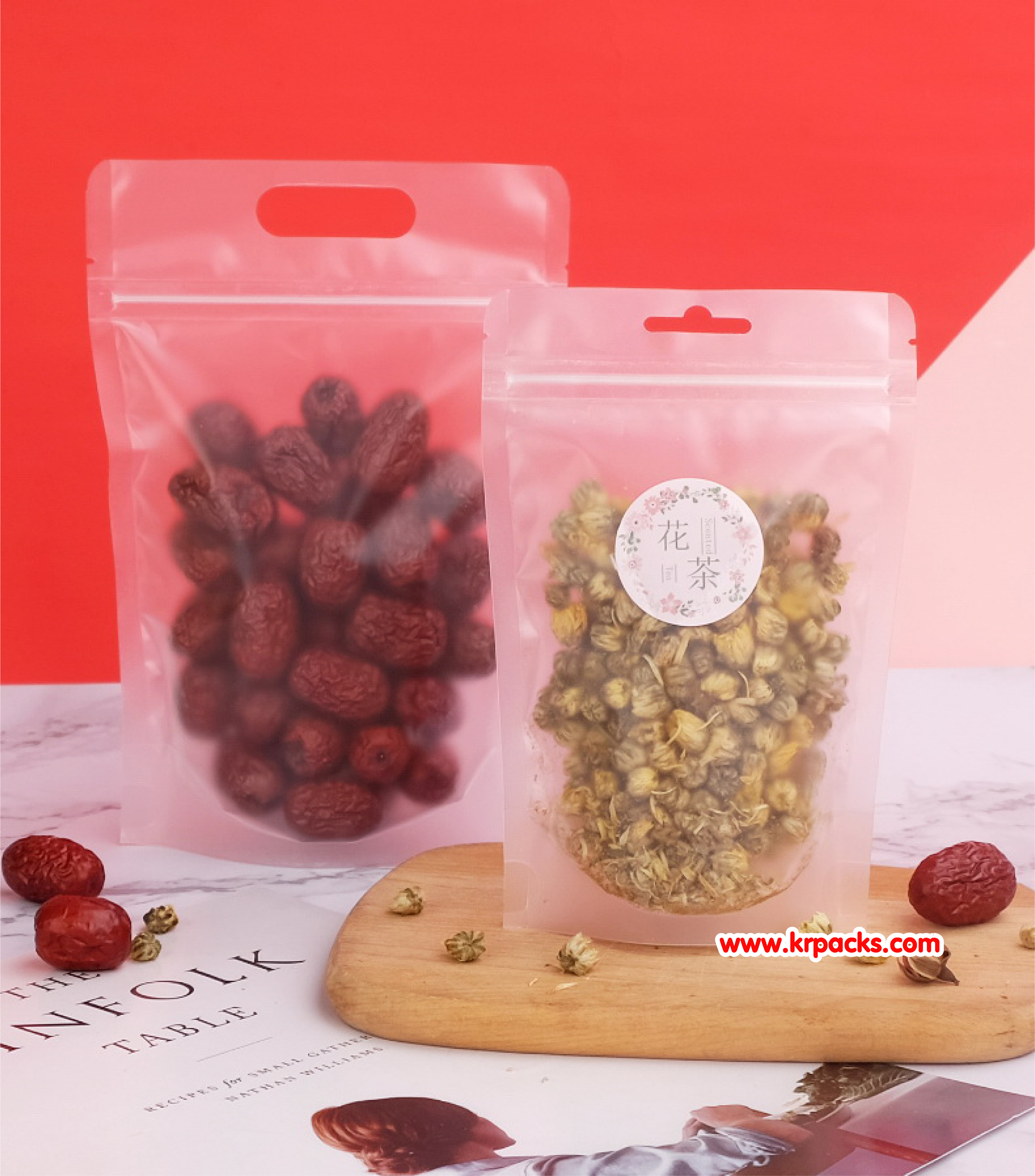 ถุงซิปก้นตั้ง พลาสติกขุ่น มีช่องมือจับ