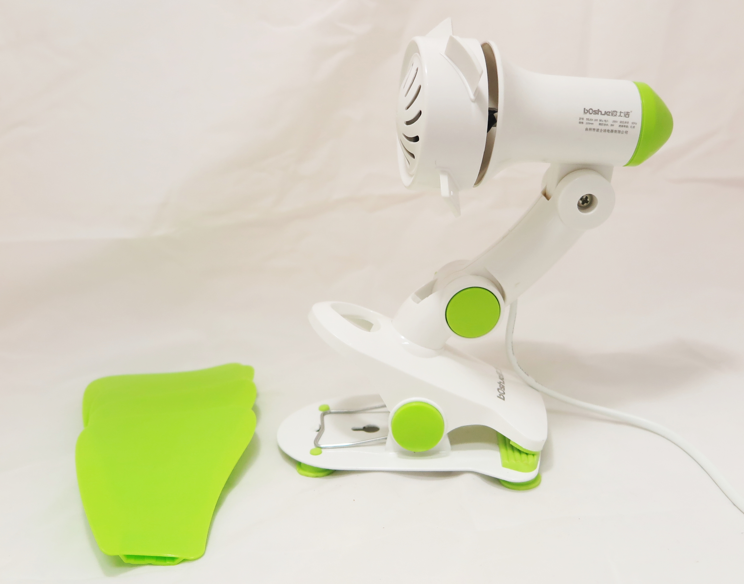 พัดลม 4 ใบพัด แบบหนีบ 320 MM.