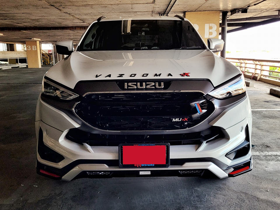 VAZOOMA-X VS Isuzu MU-X'2021-ปัจจุบัน [กับสเกิร์ตแตกแต่งอย่างสปอร์ตลงตัว รอคุณเป็นเจ้าของแล้วที่นี่]