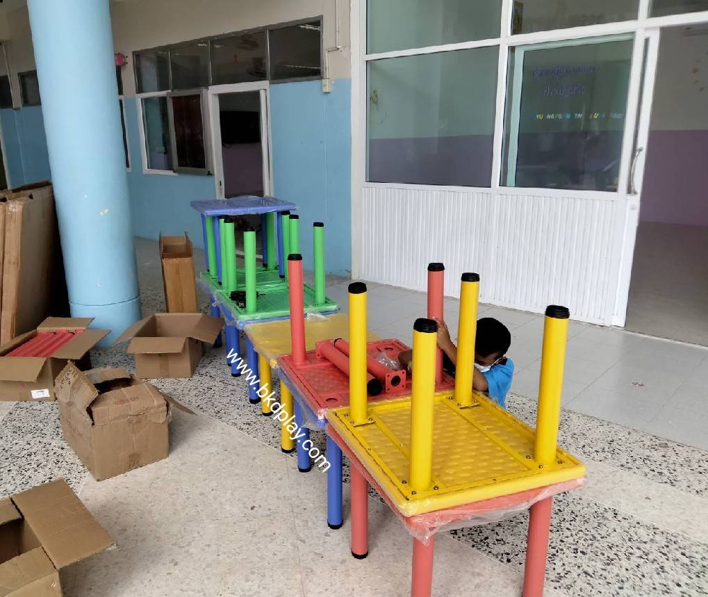 โต๊ะสี่เหลี่ยมจตุรัส พร้อมเก้าอี้ 4 ตัว,โต๊ะเรียน, โต๊ะนักเรียน, โต๊ะเด็กอนุบาล,โต๊ะกิจกรรม, ราคาโรงงาน พร้อมส่ง ส่งฟรี ขนาดโต๊ะ 60x60x50 cm